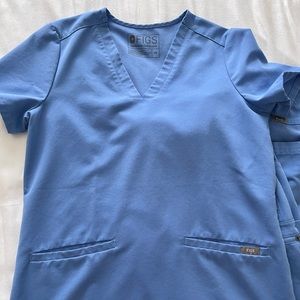 Figs Casma Three-Pocket Scrub Top